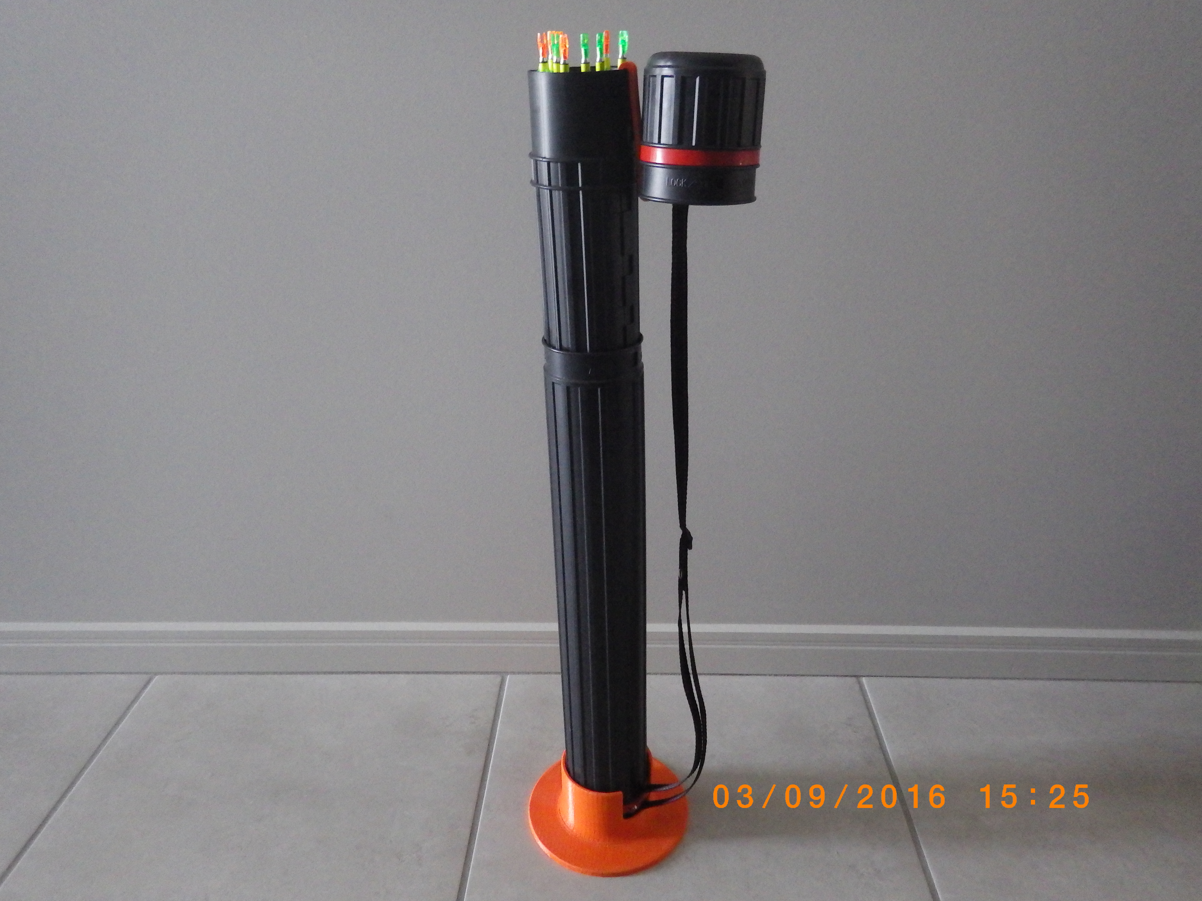 Adjustable Tubular Arrow Quiver Stand