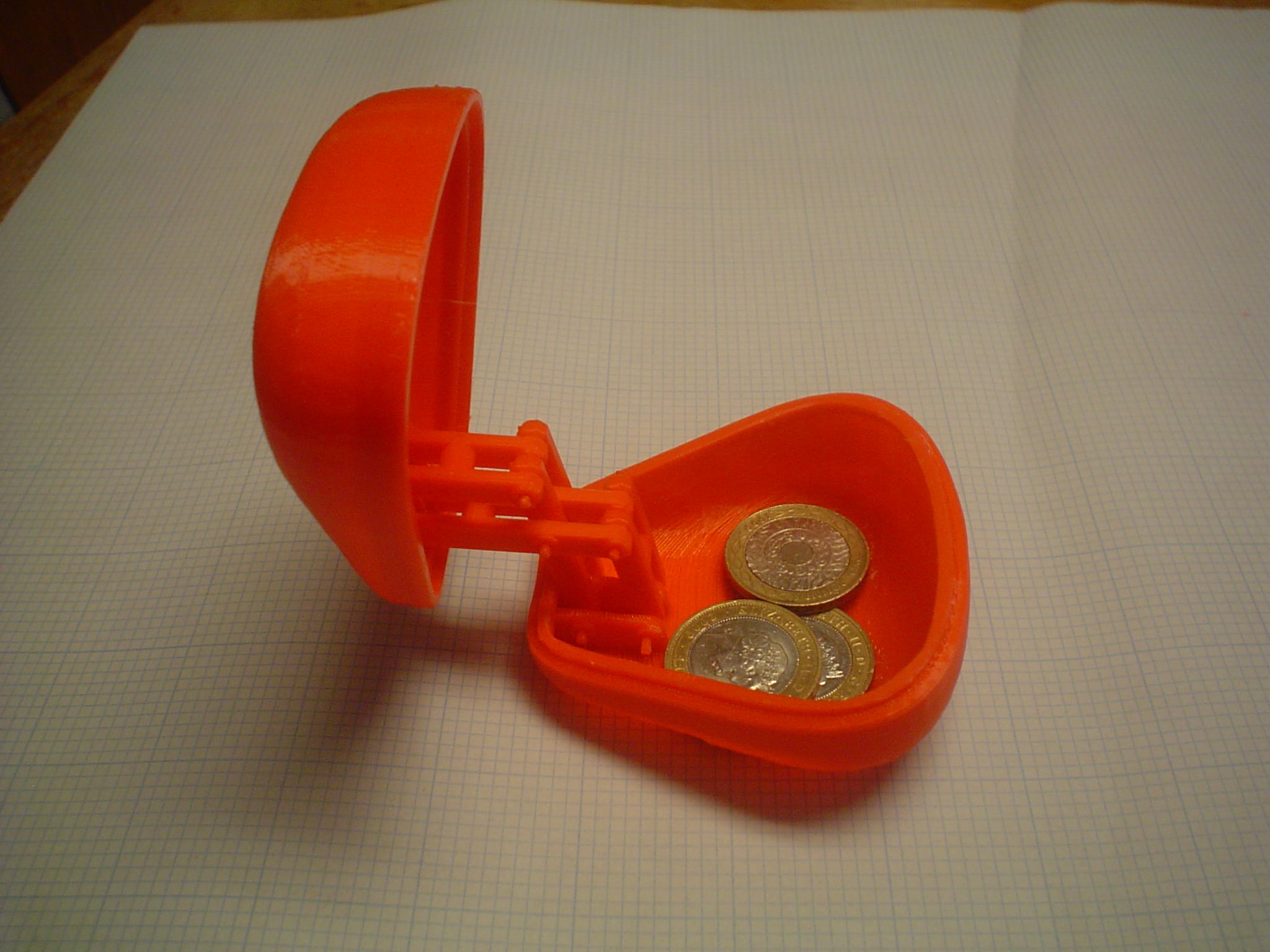 Odd shaped box with hidden hinges