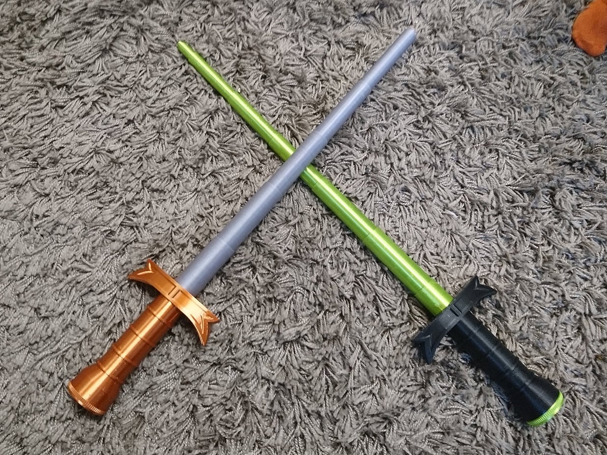 Stronger Collapsing Broadsword (Removable Blade)