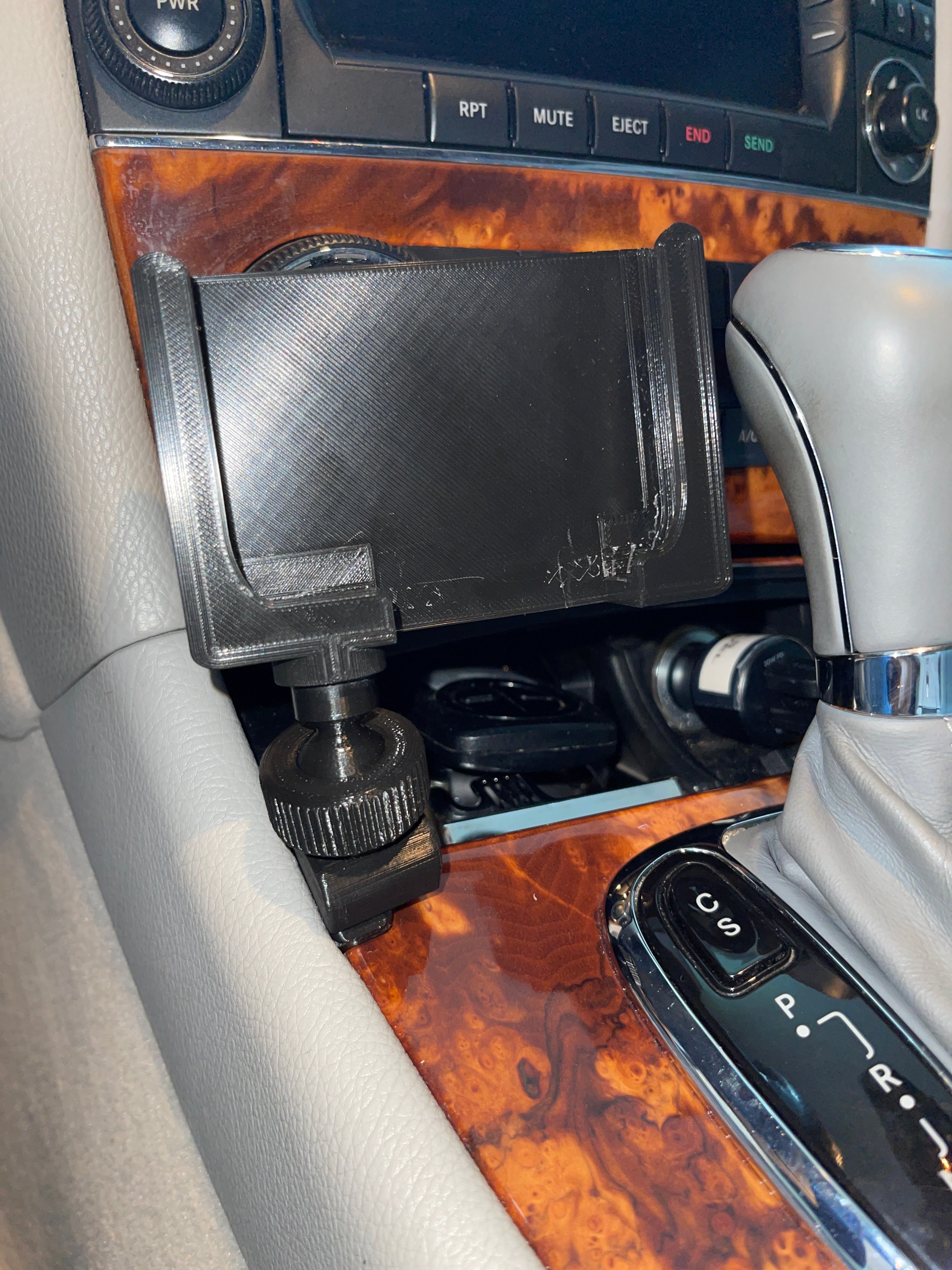 Mercedes Benz CLK 500 iPhone Holder