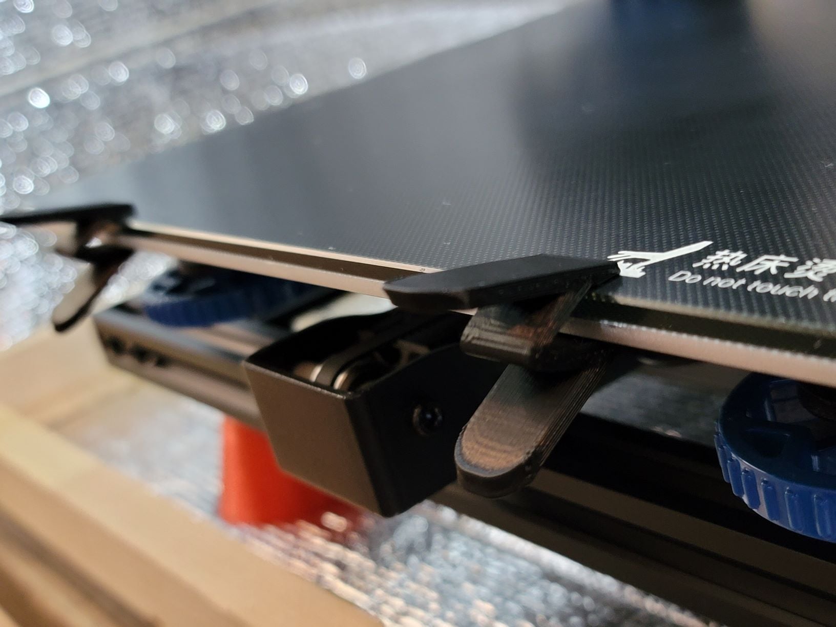 Glass Bed Clip