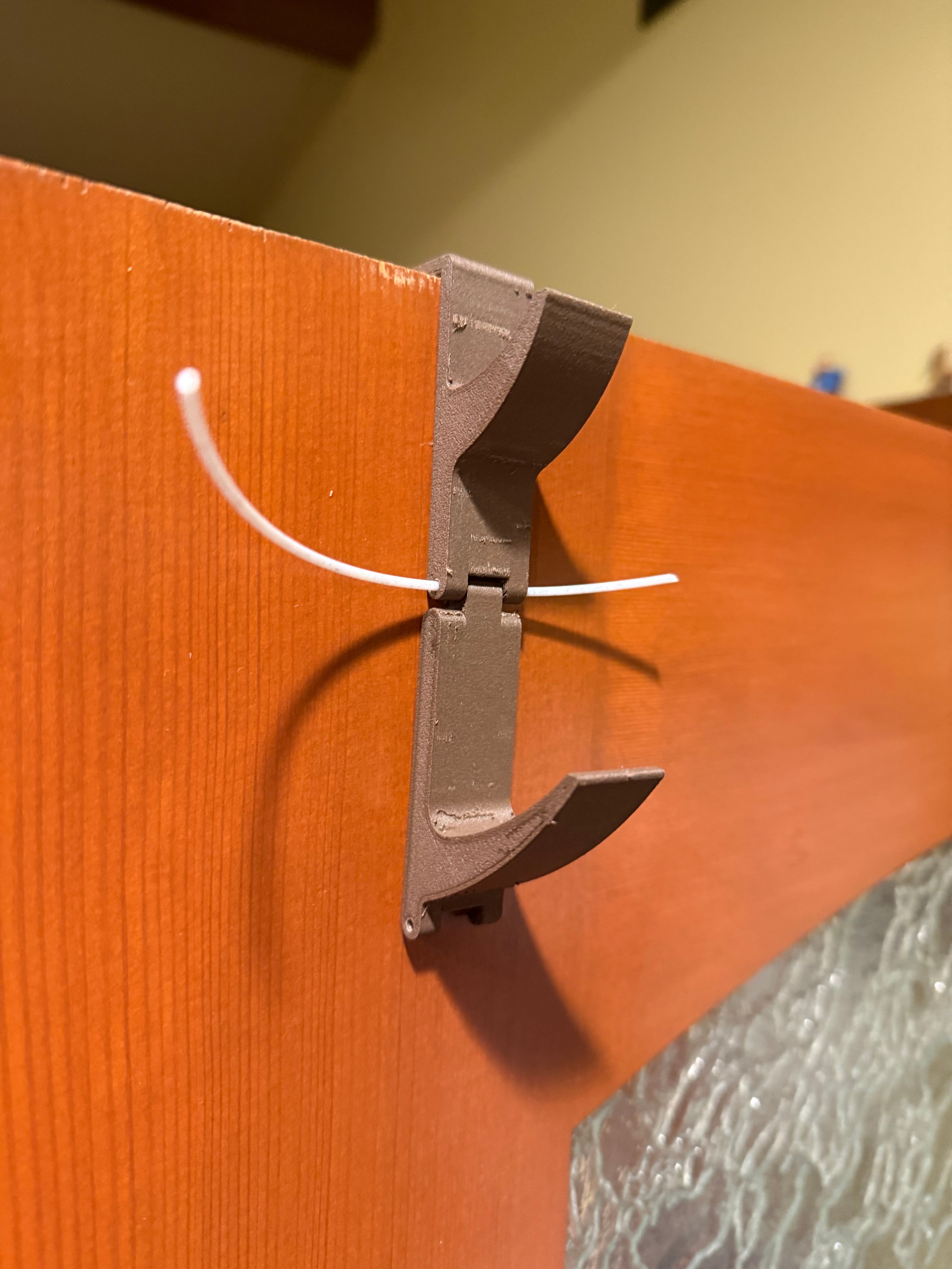 Hat hanger