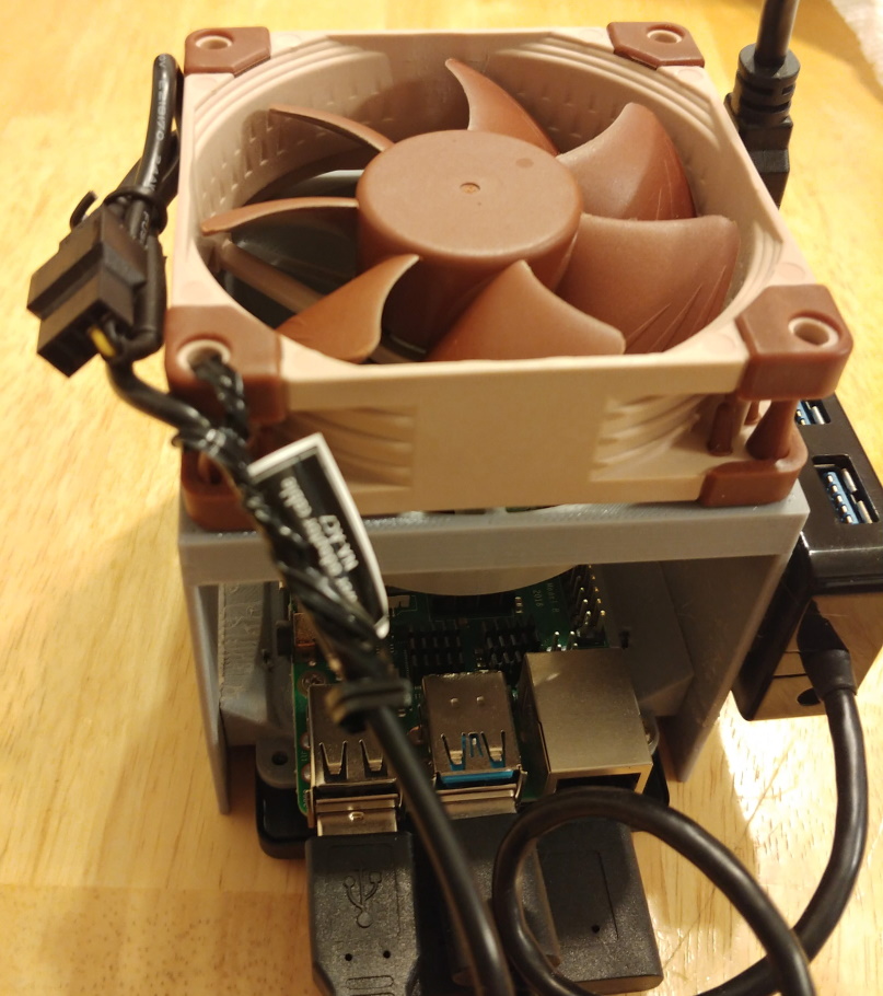 Raspberry Pi 4 Case with 80mm Fan and 2.5 inch HDD Bay NAS/Game server