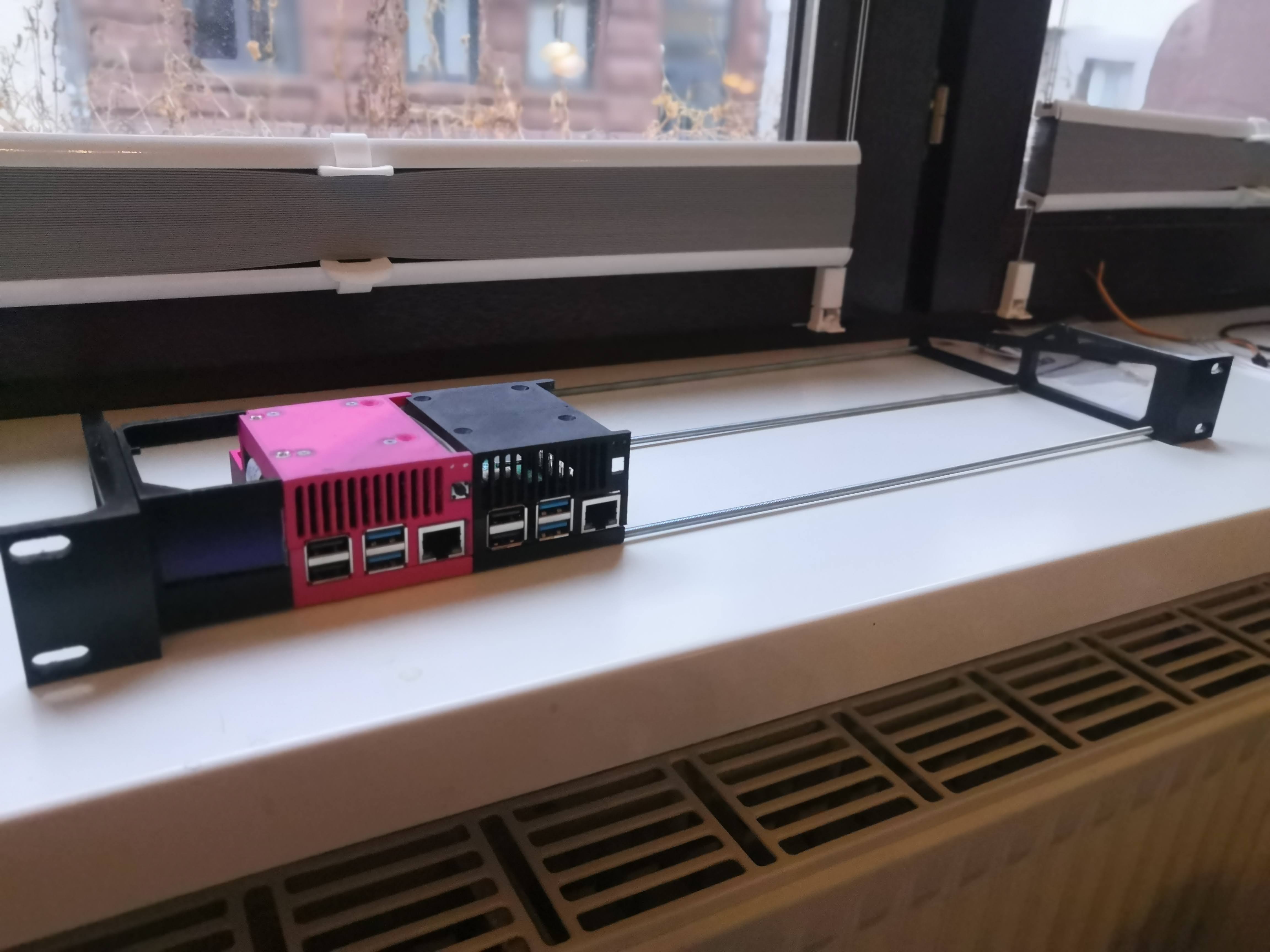 Raspberry Pi 4B Modular 19" Rack 1U with OLED and KVM