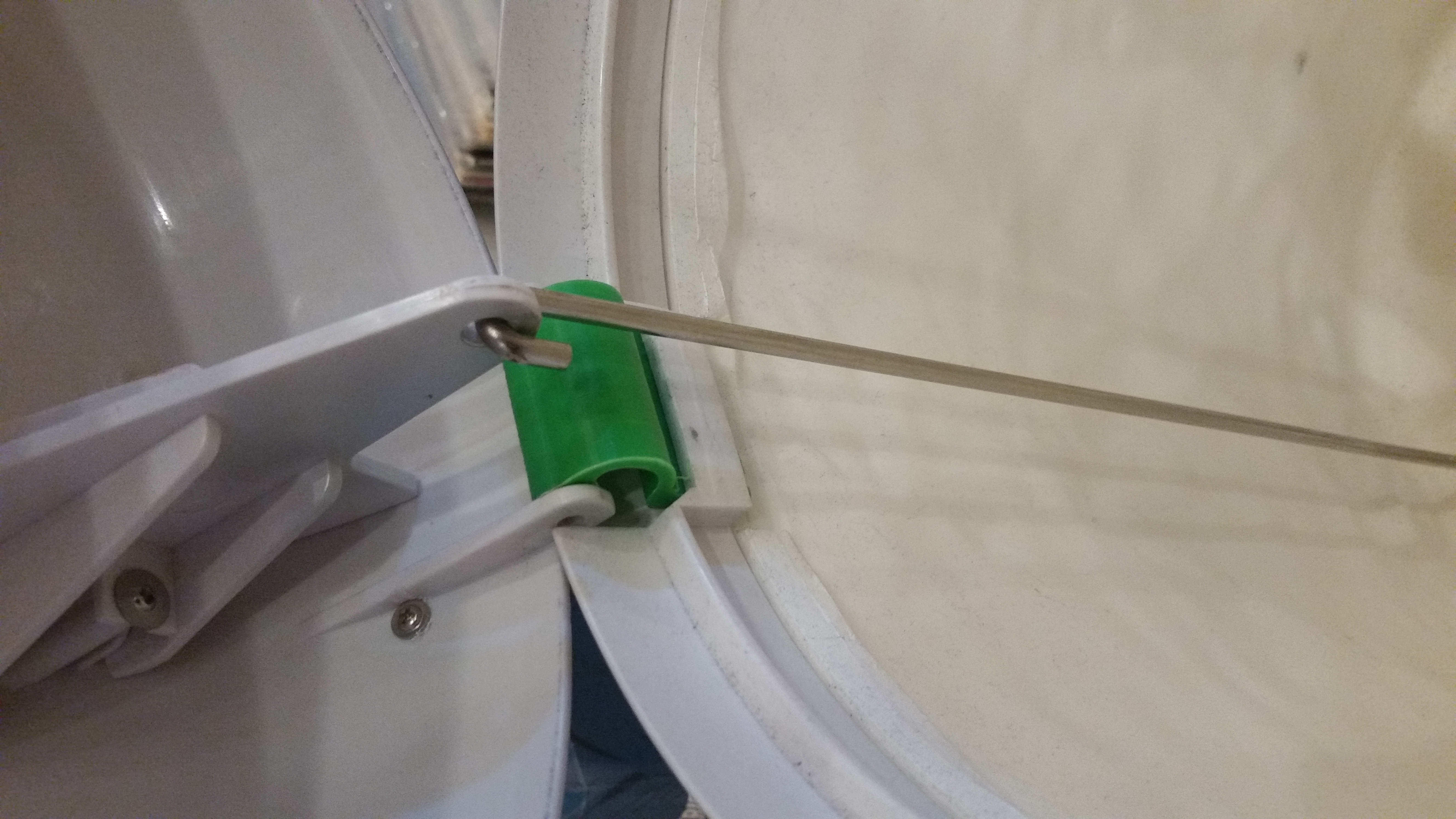 R2D2 Trash Can Hinge