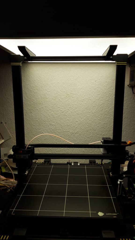 LED-panel or shelf holder for Chiron (and/or other printers with 2020 profiles)