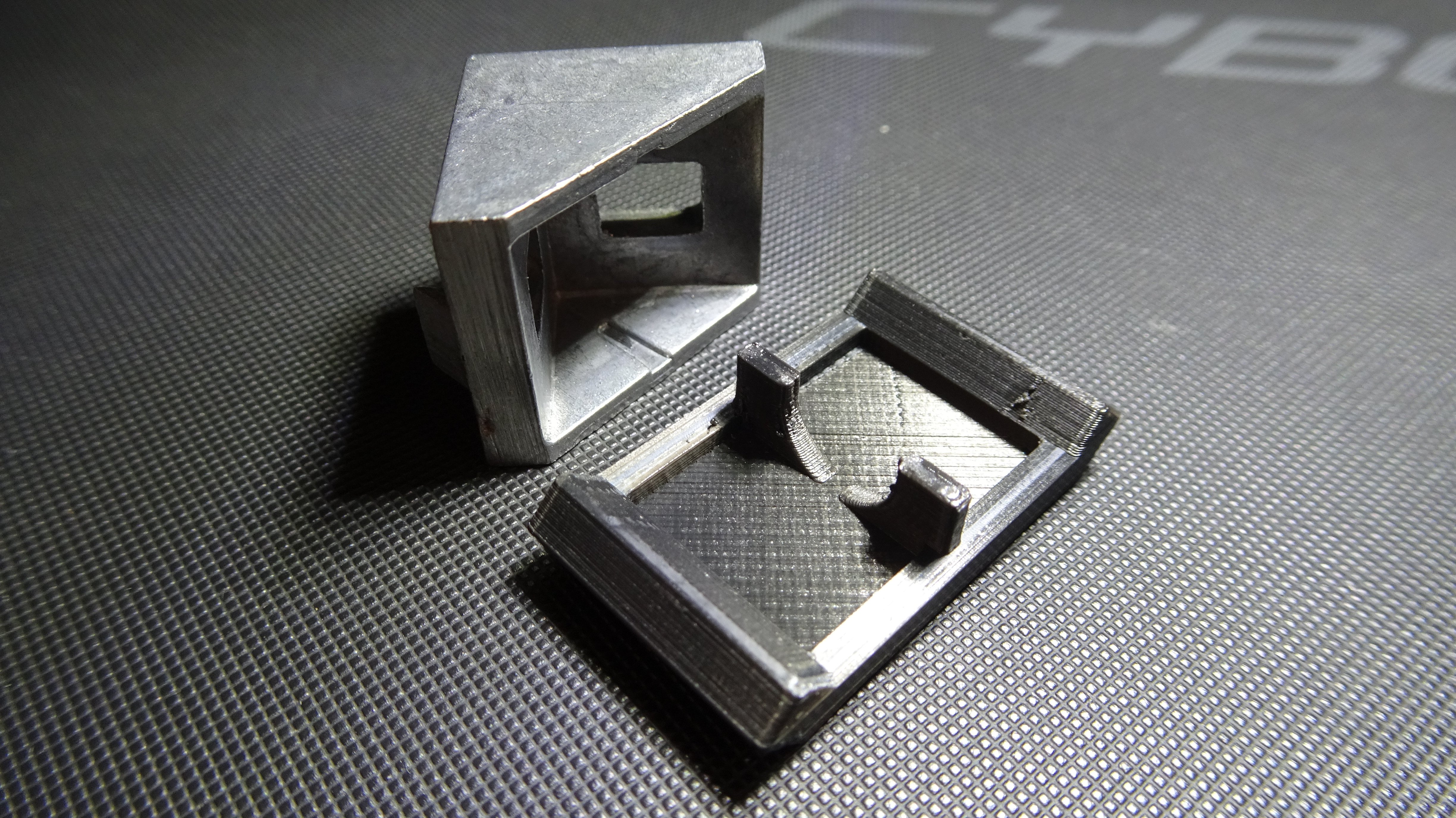 Corner bracket cover