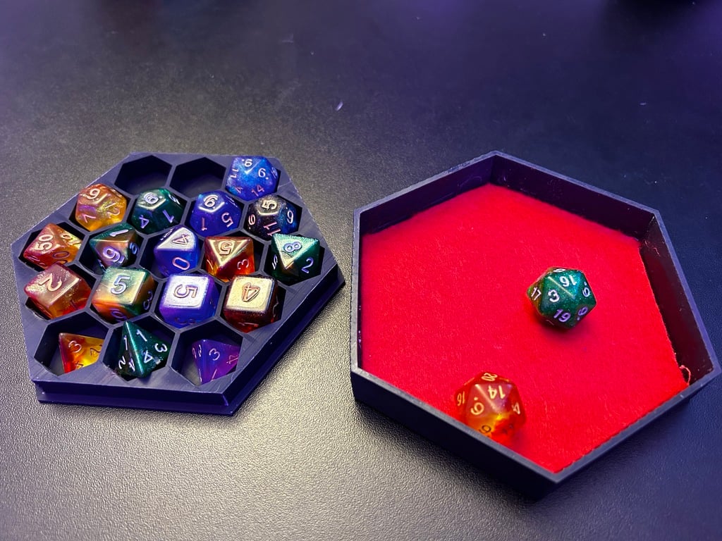 Dungeons and dragons dice tray and lid
