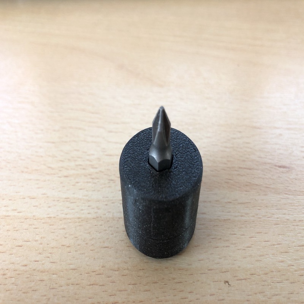 Mini bit holder / screwdriver