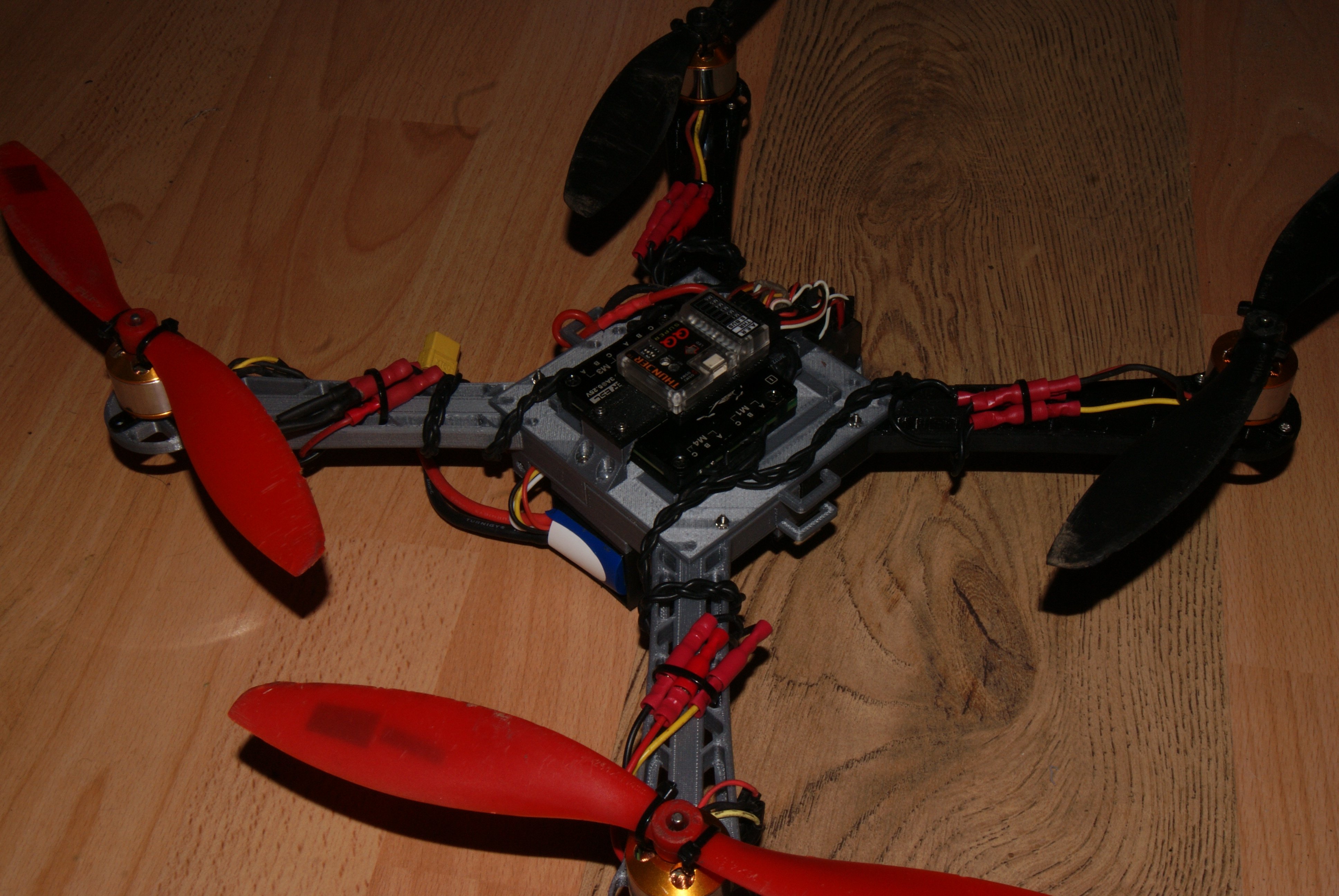 minimilistic quadcopter frame (250/280/350/400/480 sized)