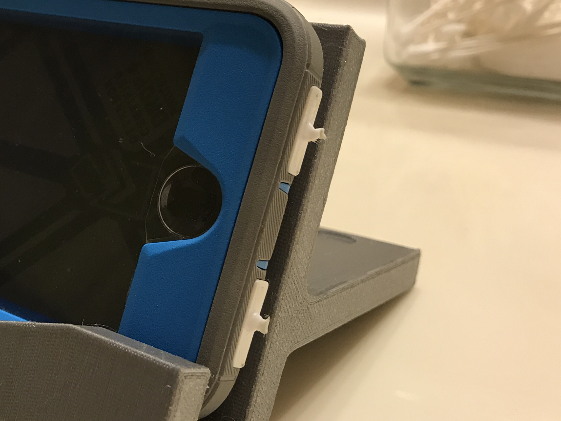 Iphone 7 Otterbox speaker dust plug