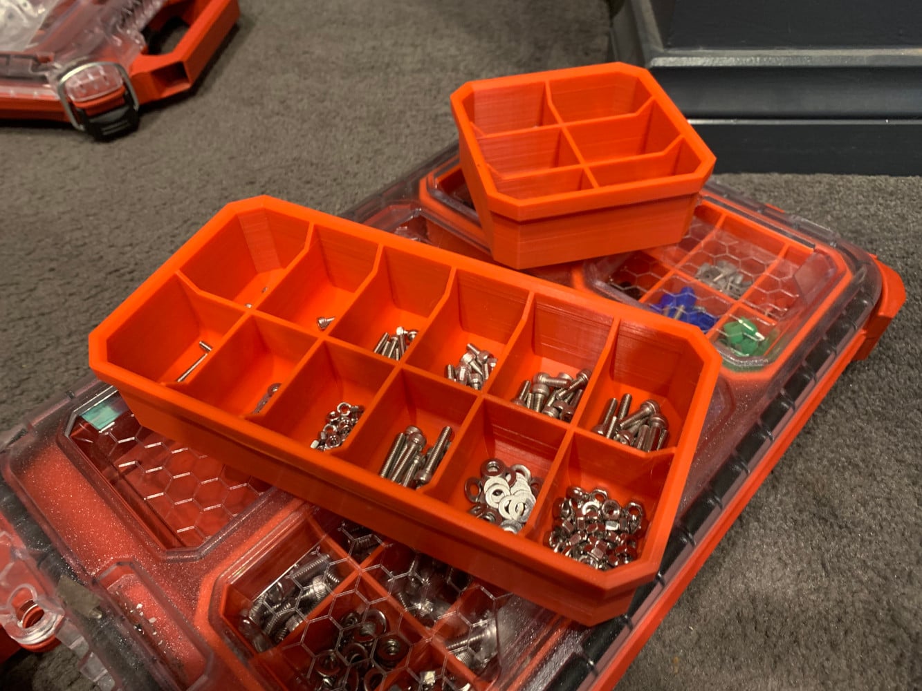 Milwaukee Low Profile Packout 12 Compartment Bin