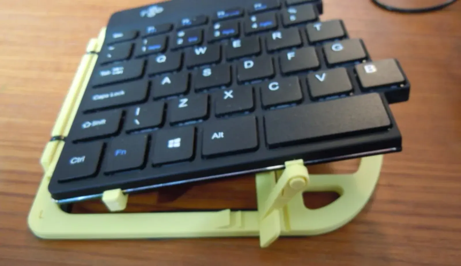 Tenting Stand for R Go Split Keyboard