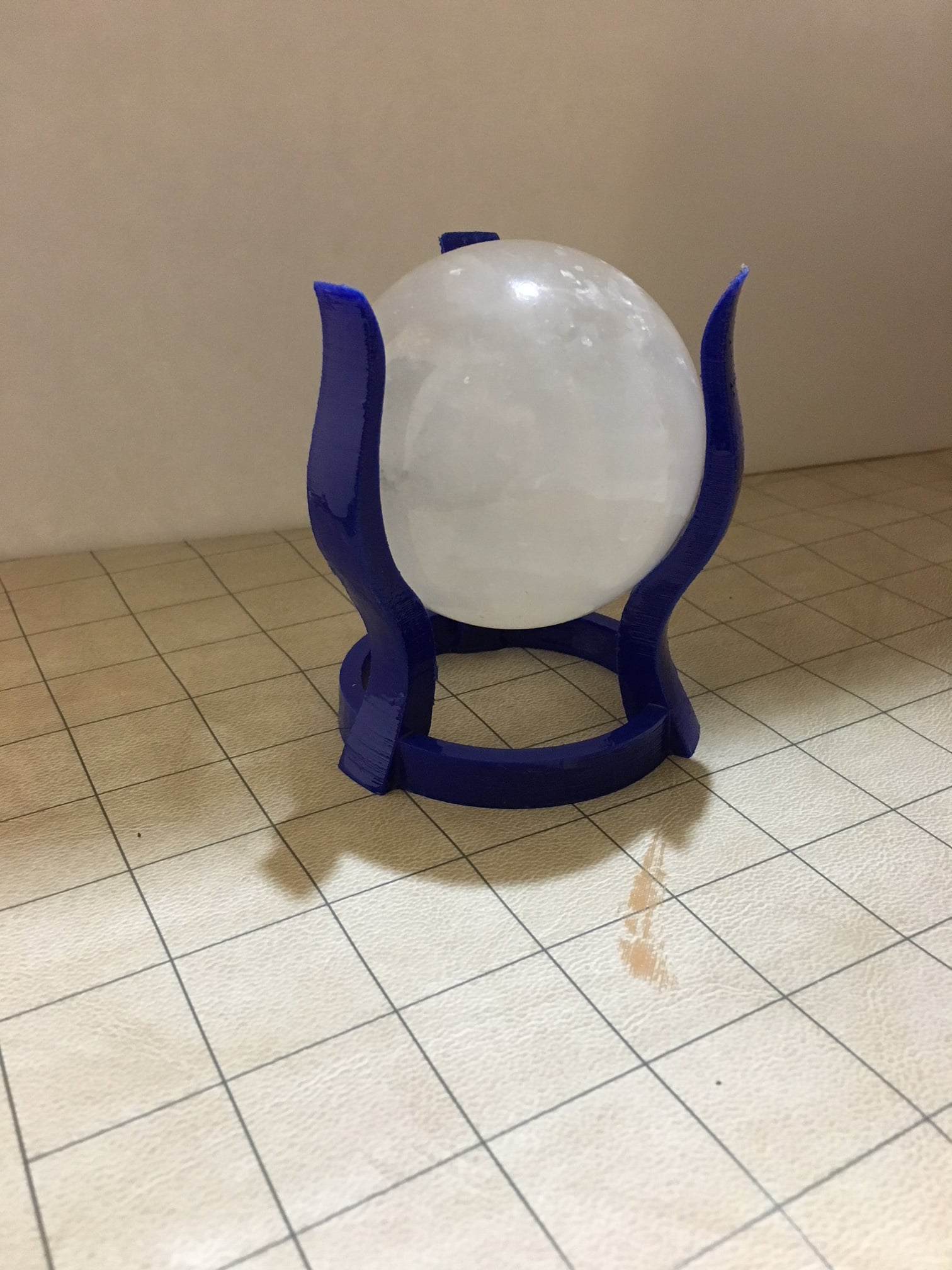 Sphere holder