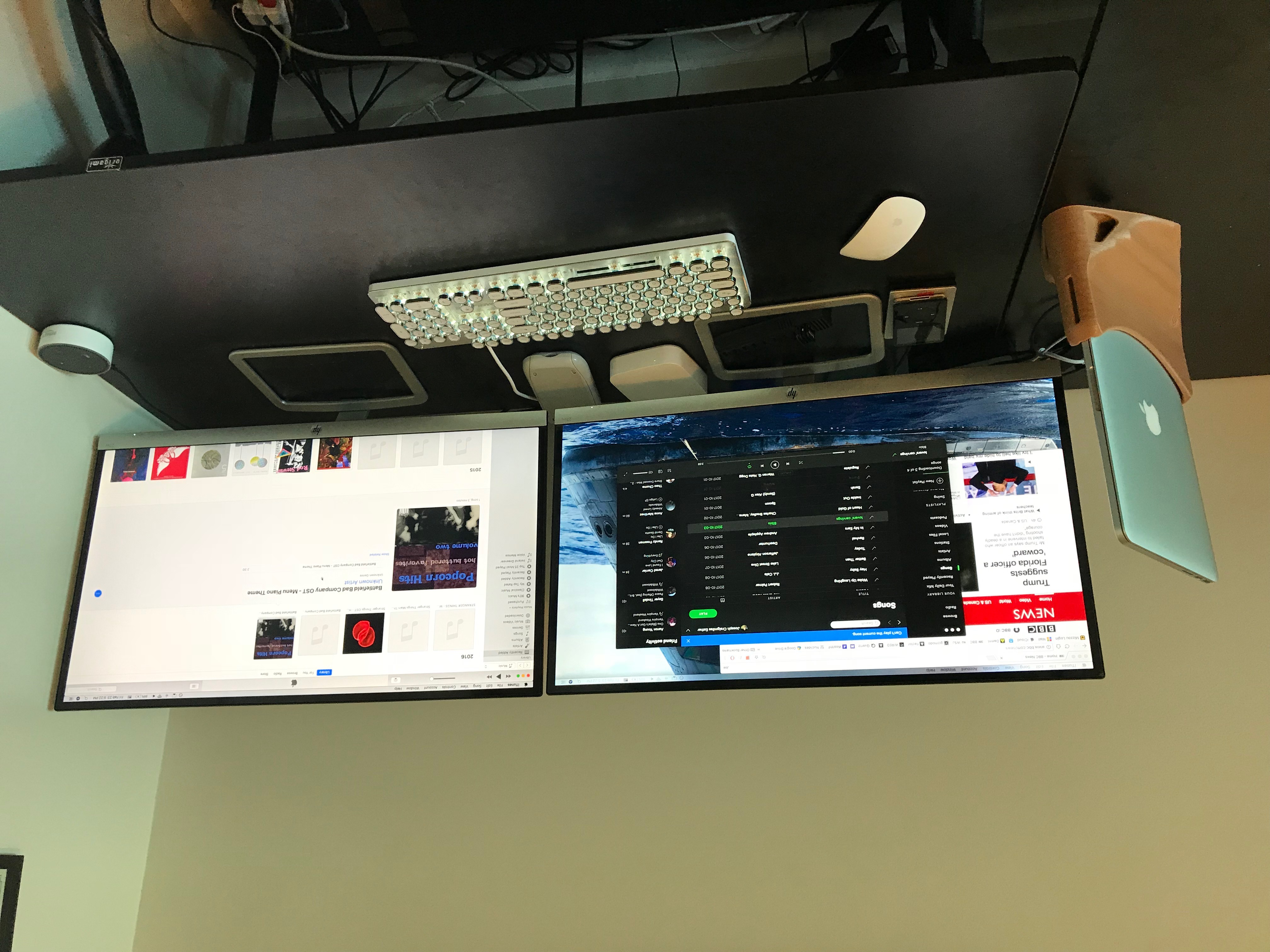 Mac Book Pro Desktop Dock