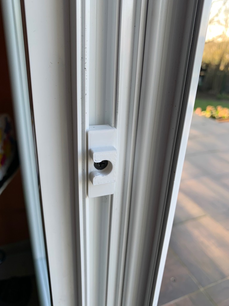 Door locking latch with socket