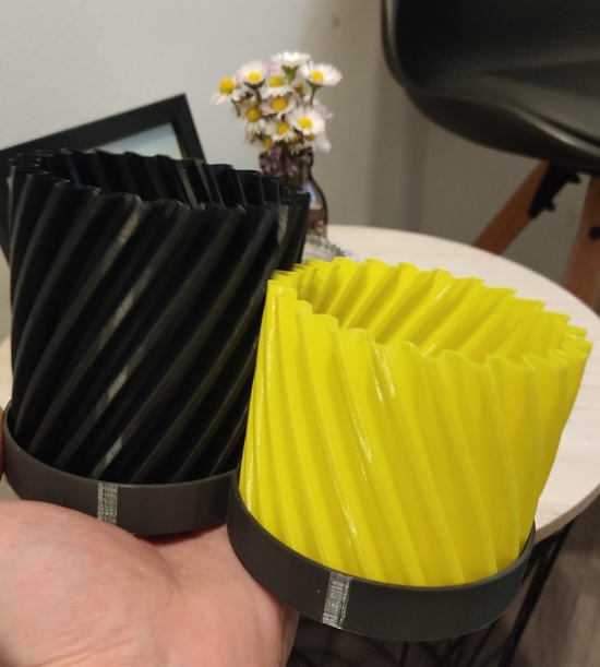 Pen vase , working helical gears - easy print