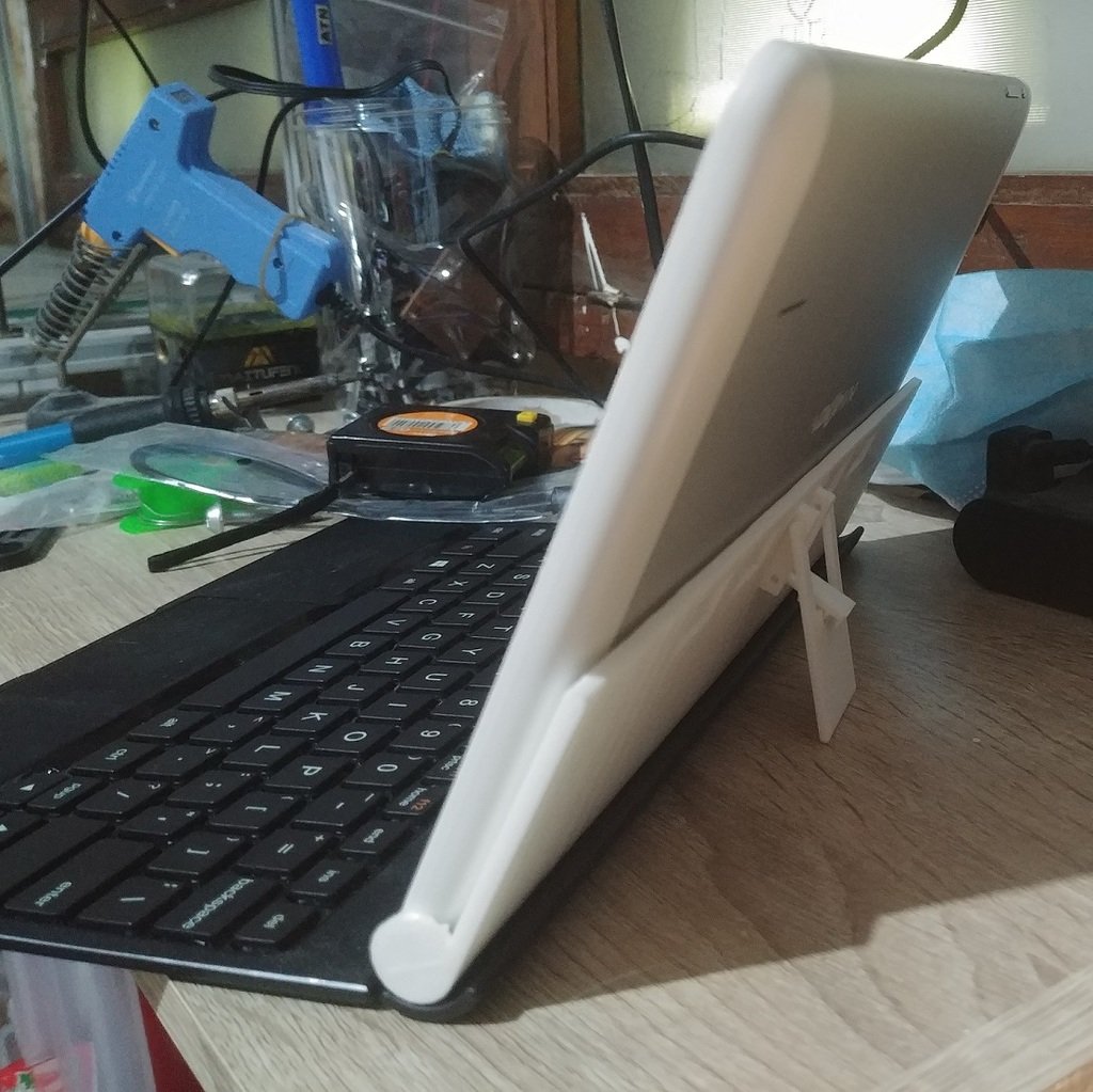 10 inch tablet holder/kickstand