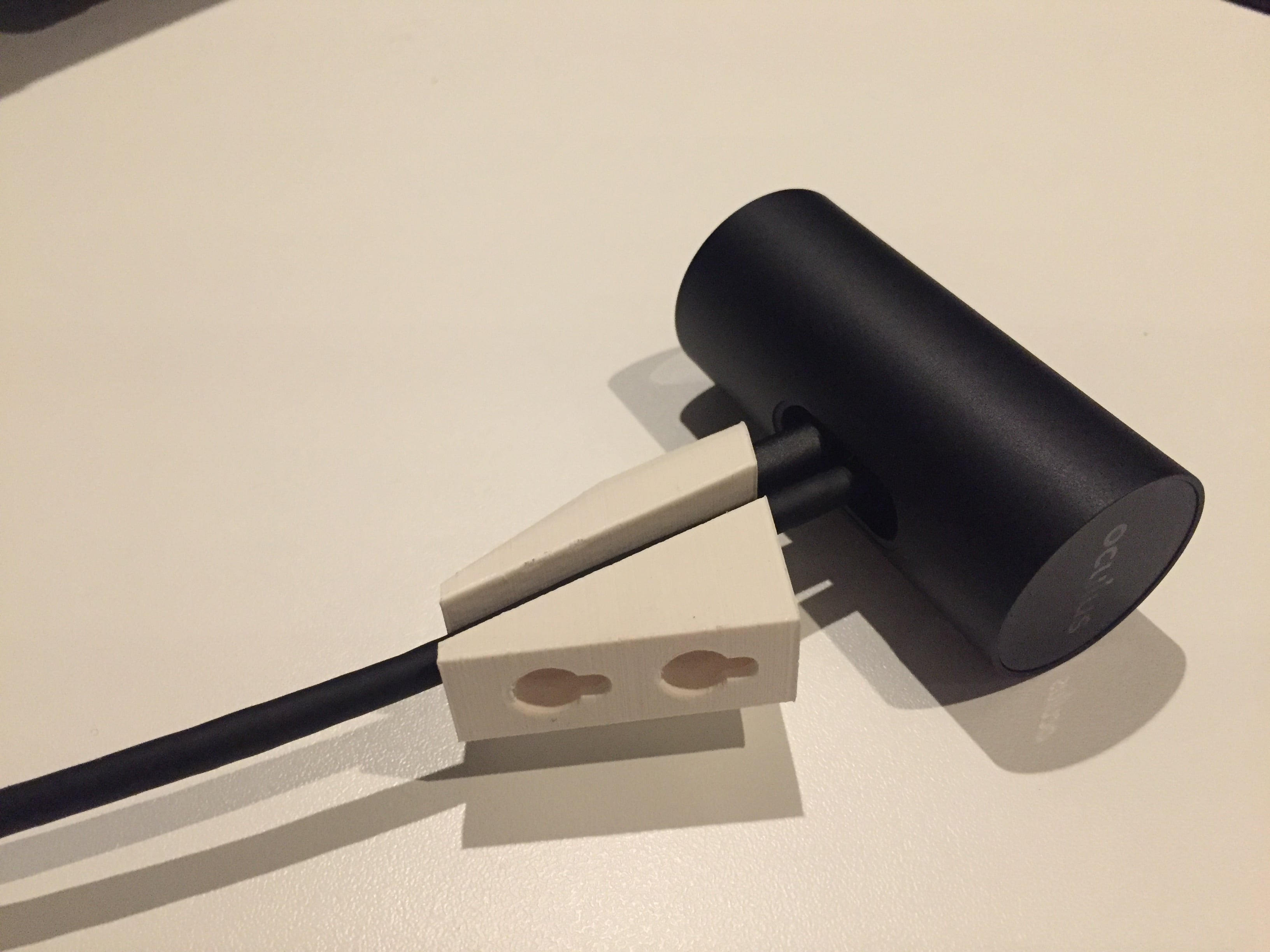 Oculus sensor wall mount