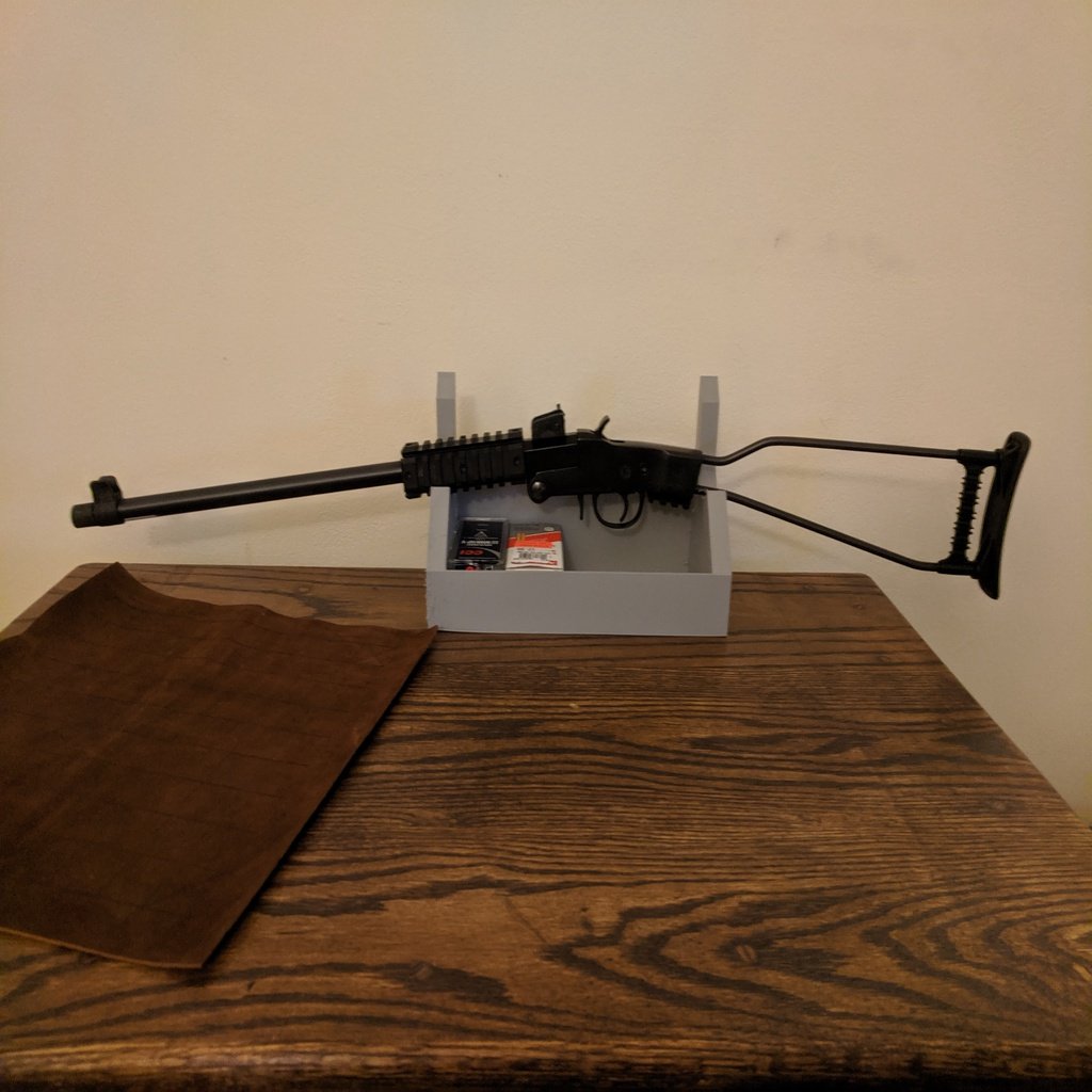 Wall Mountable Gun/Sword Rack with Shelf