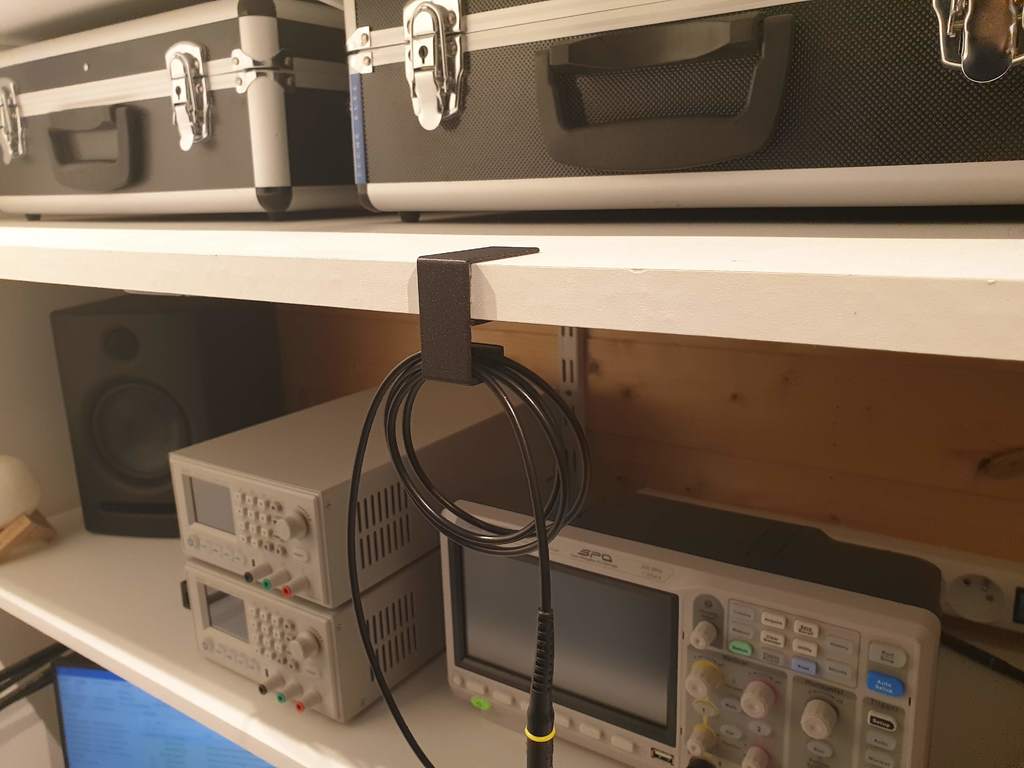 Support de câbles pour étagères de 18mm