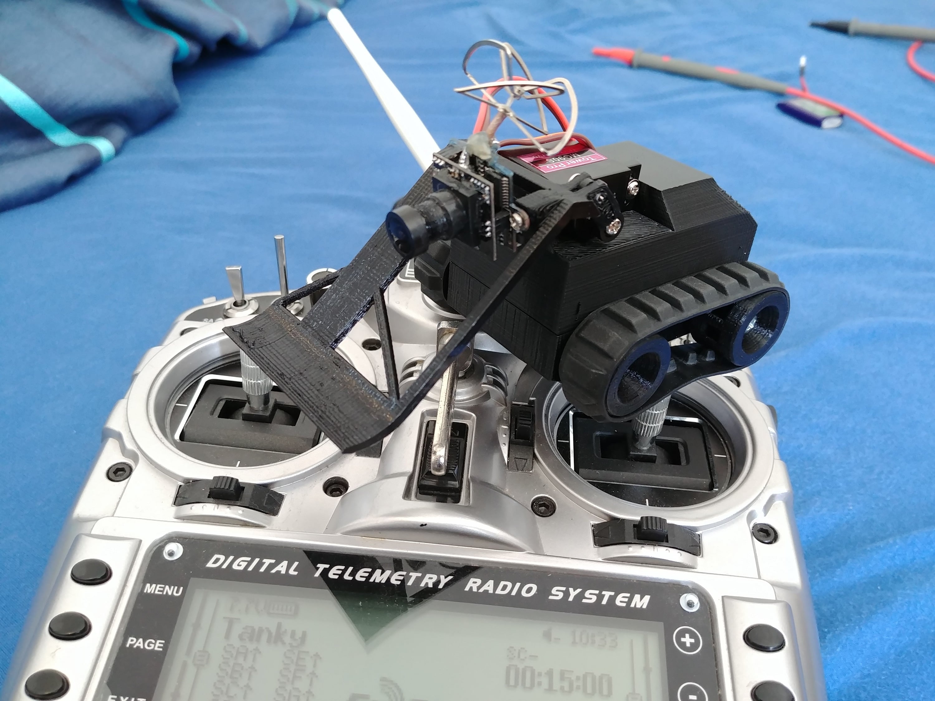 Yet another servo driven fpv tiny tank