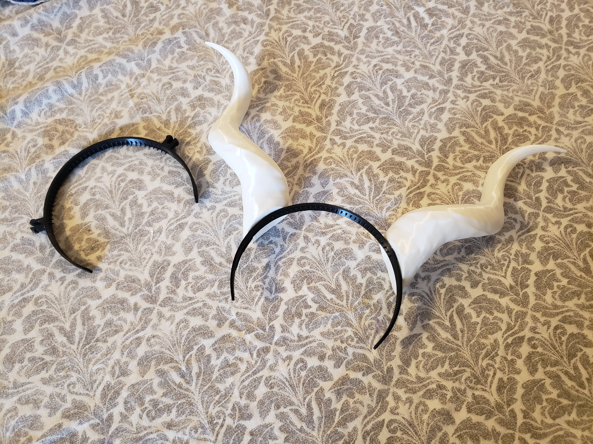 Modifiable Headband for Wearable Spiral Horns