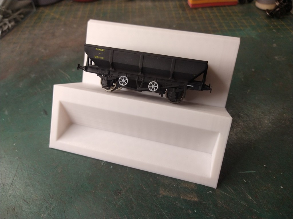 Rolling Stock Painting Stand