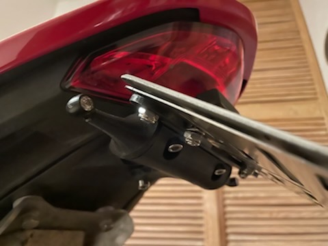 indicator mount for tail-tidy