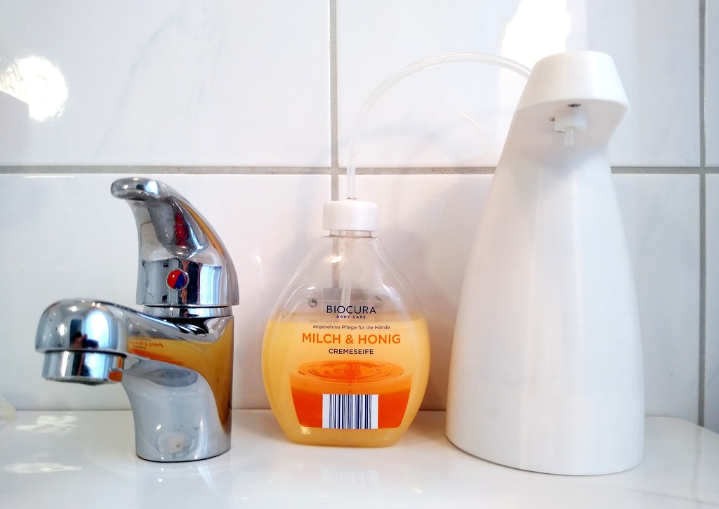 non-touch soap dispenser