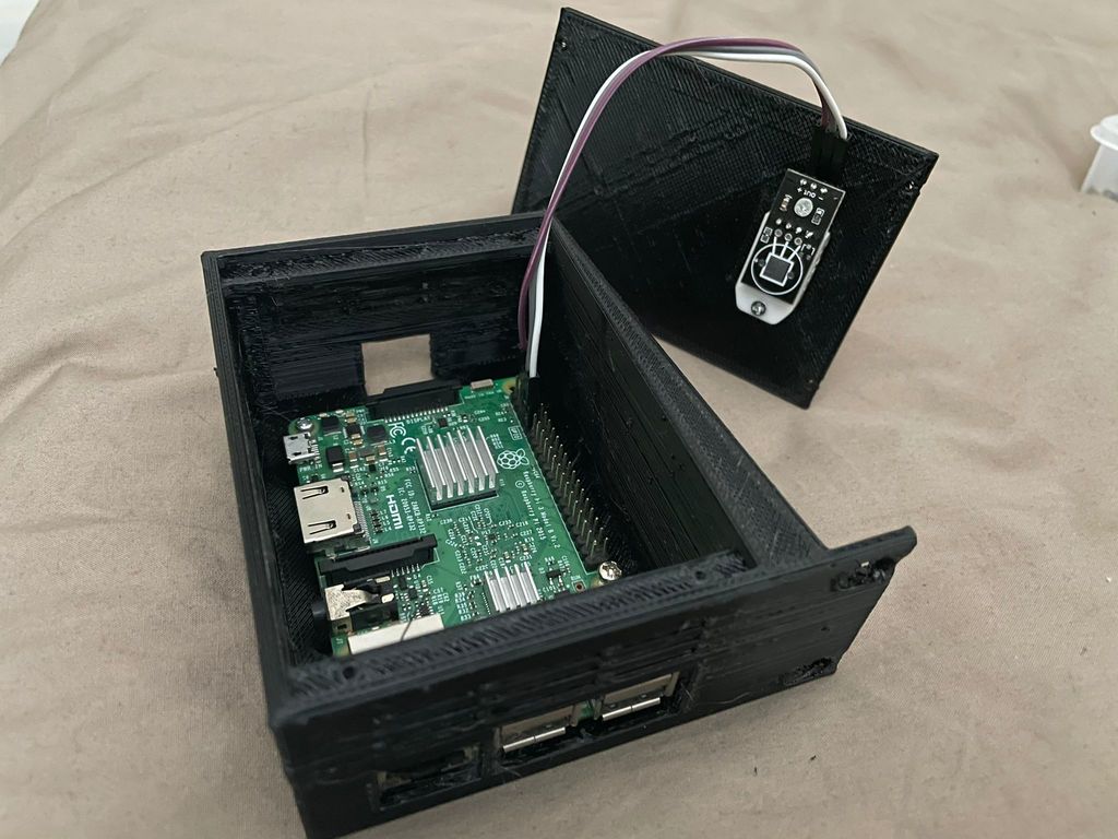 Raspberry Pi 3B+/4 1U Rack Mount with DHT22 Sensor 