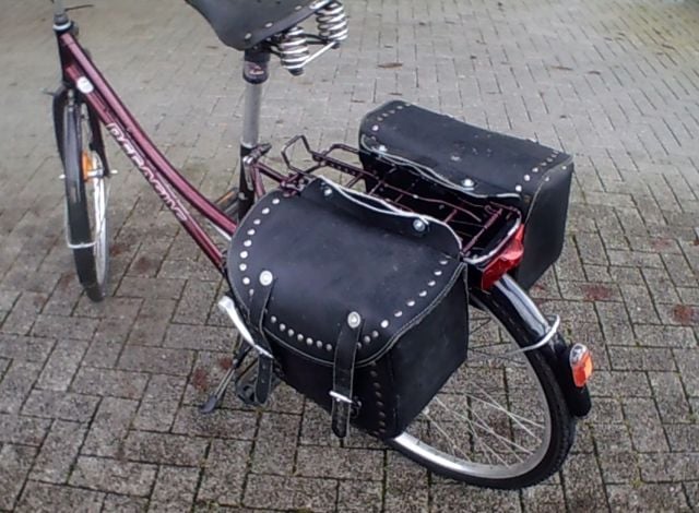 Universal Saddle bag mounts for tubular luggage racks
