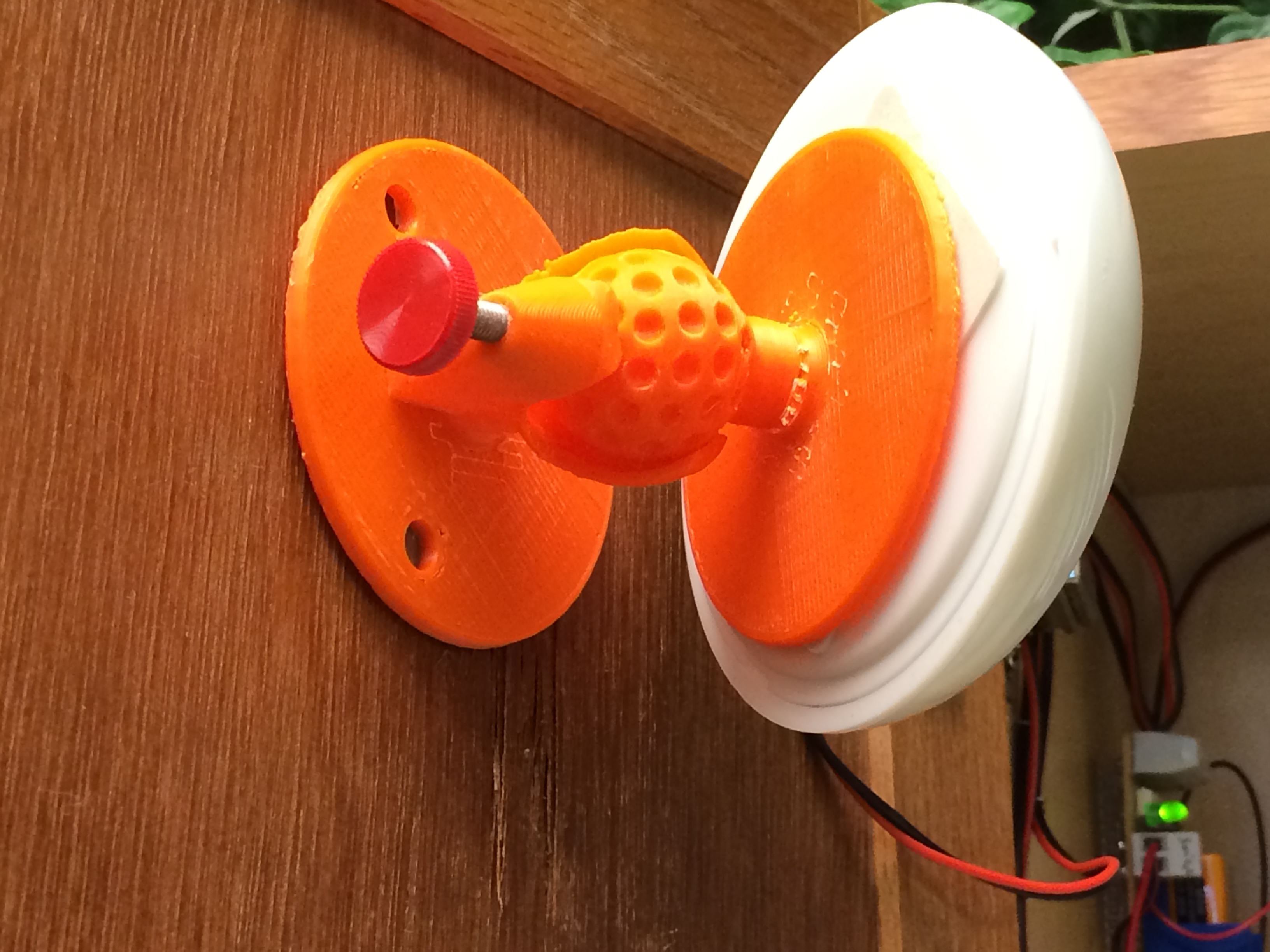 Locking Ball and Socket Mount