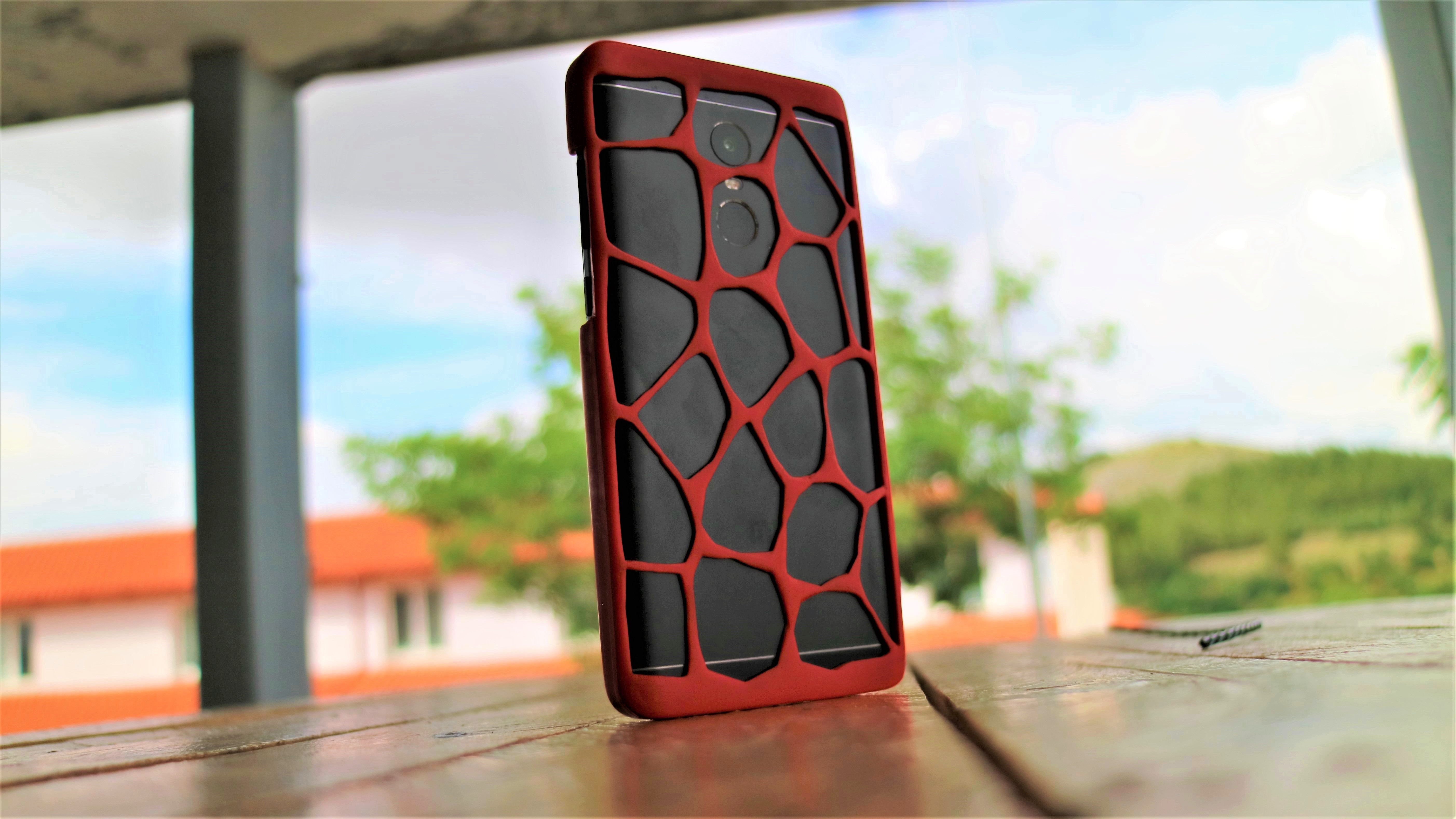 Phone case voronoi (3d printed)