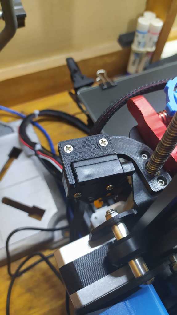 Filament runout sensor mount for ender 3