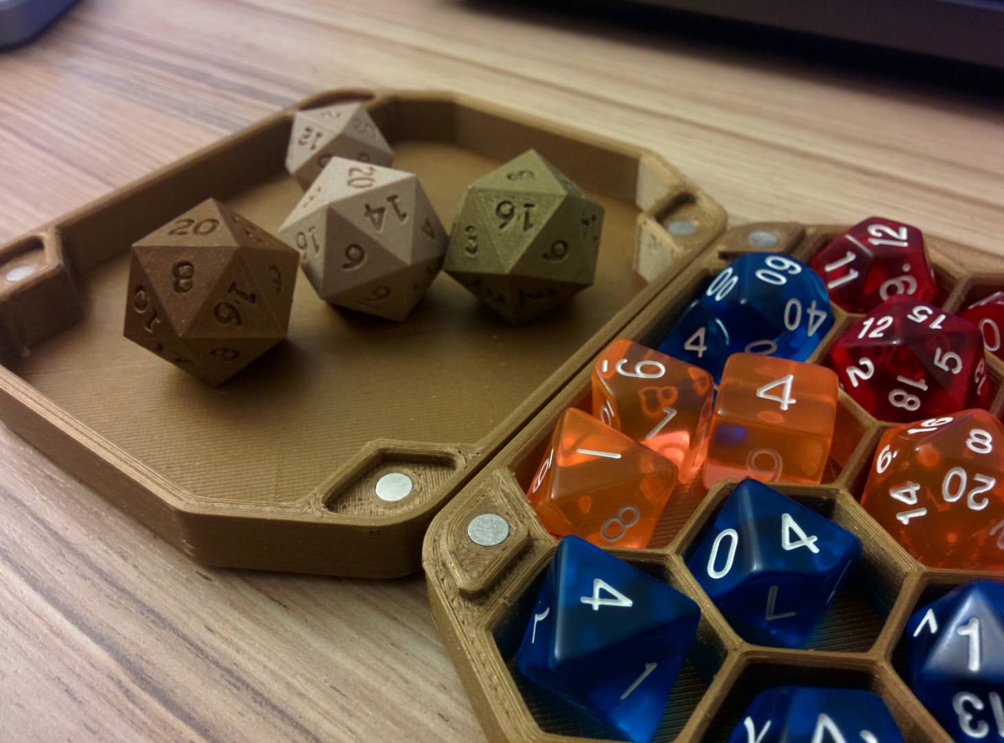 Dice Box and Tray for 21+ Dice