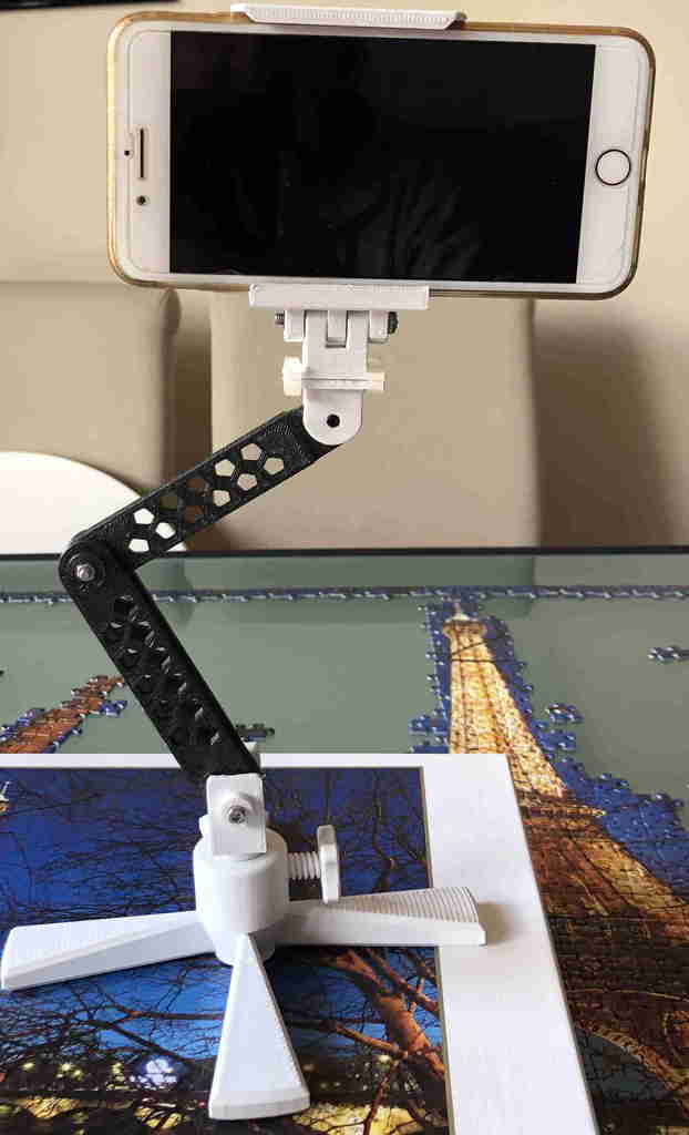 Adjustable smartphone stand