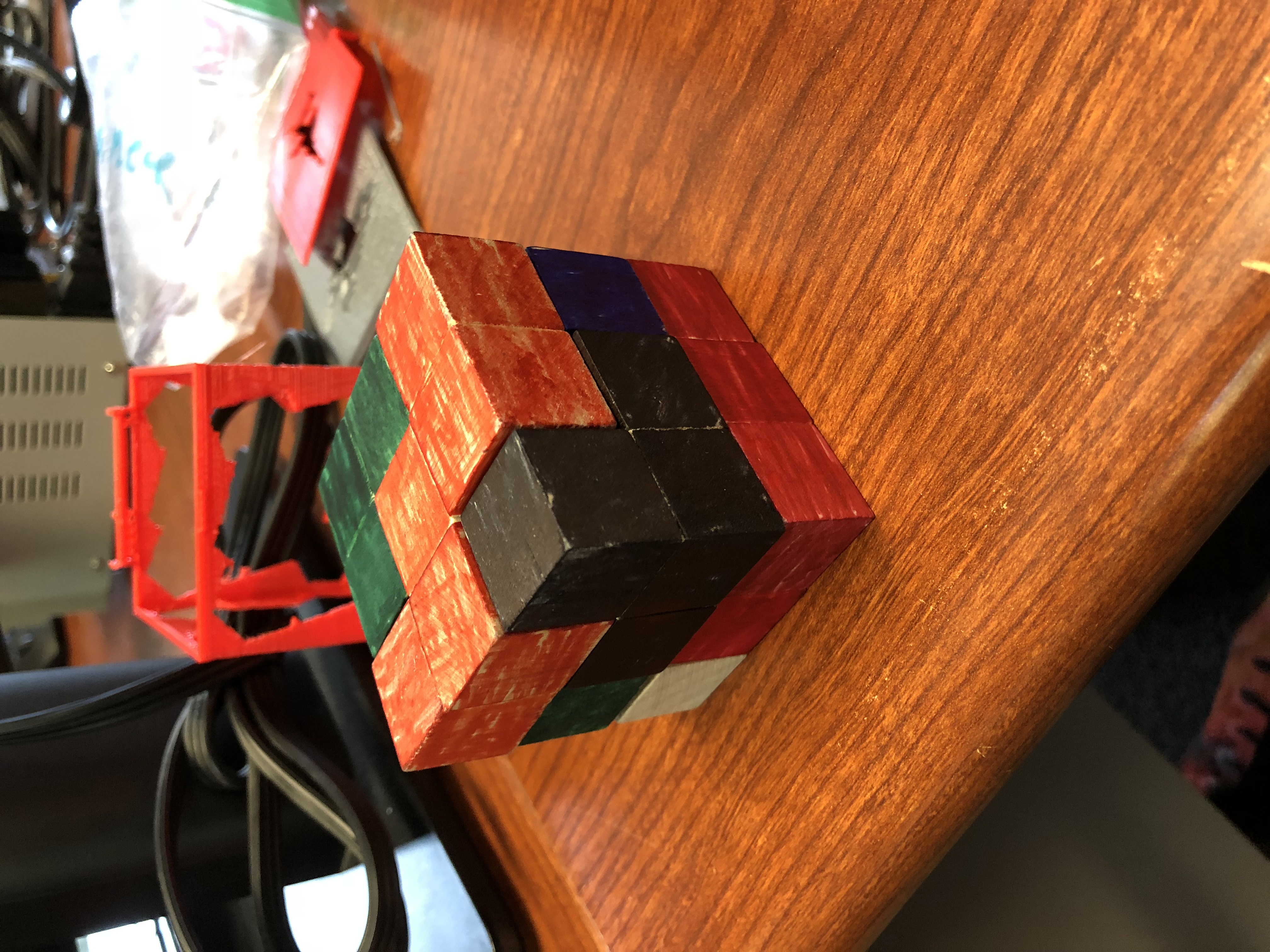 Puzzle Cube - Lance - Container in Desc..