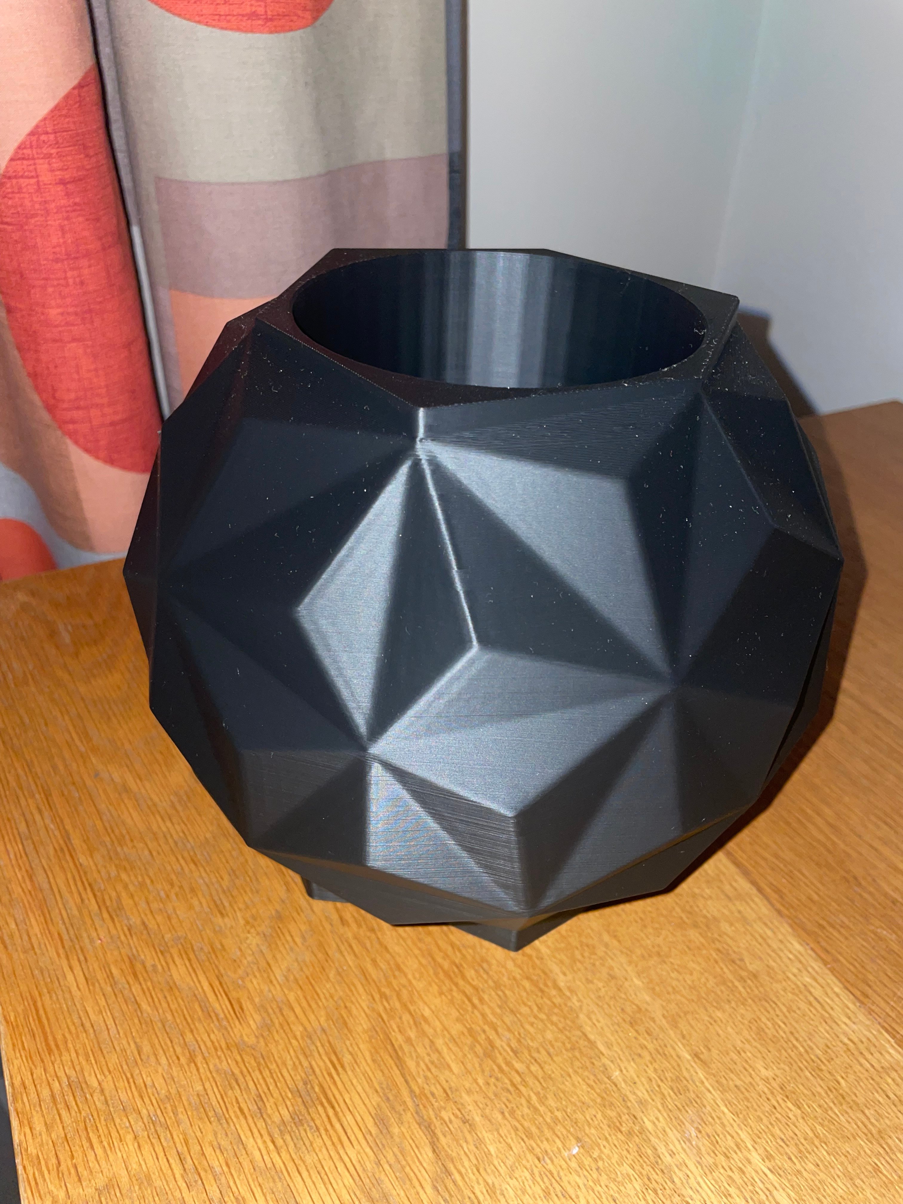 Small hexagonal hexecontahedron Planter