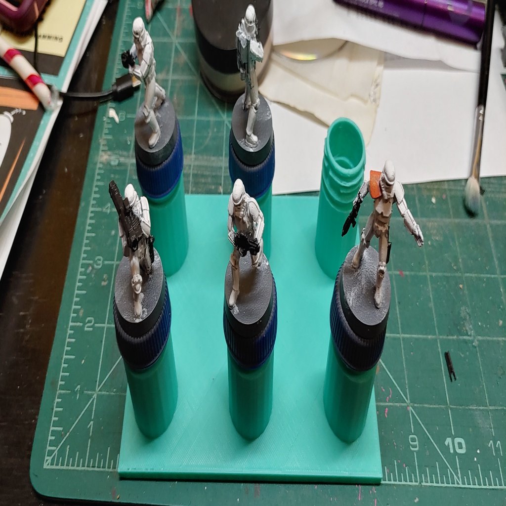 Bottle Cap Priming/painting Station for Miniatures (and gel nails)