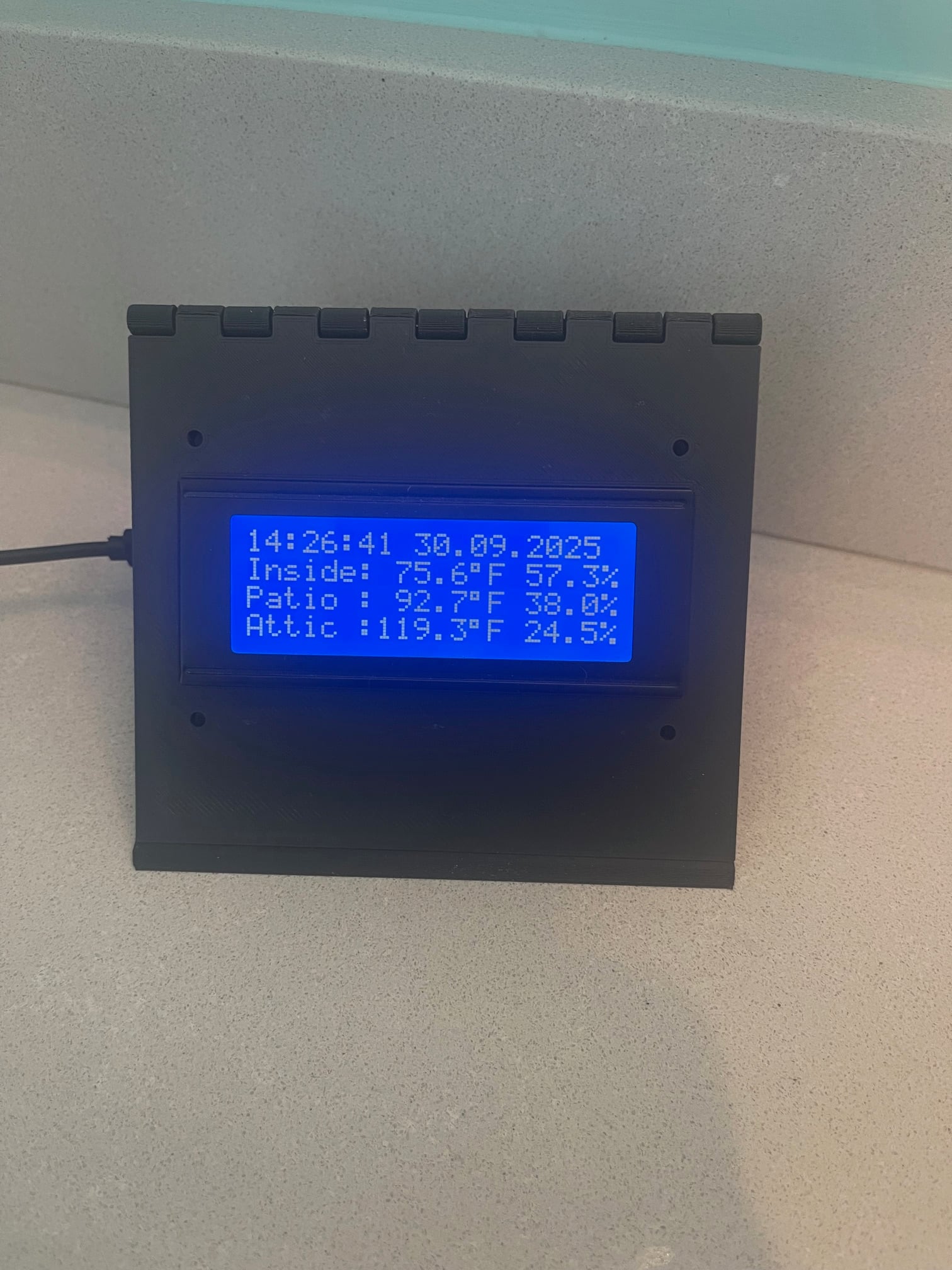 Clock, Temperature, and Humidity Display using LCD 2004 20x4 Display Module