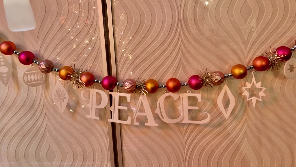 Christmas Ornaments: Mid-Century Modern/Peace