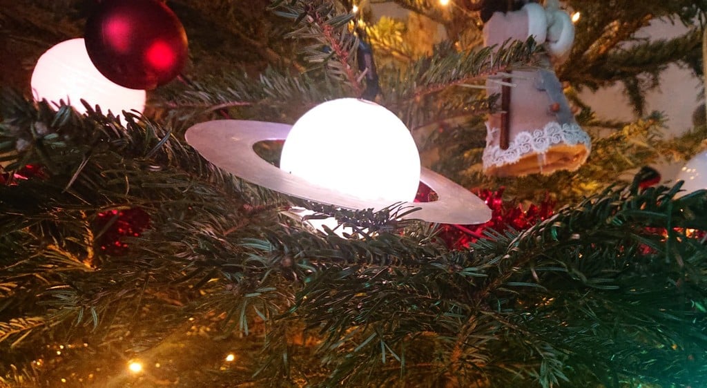Solar System Christmas lights with lithophane planets
