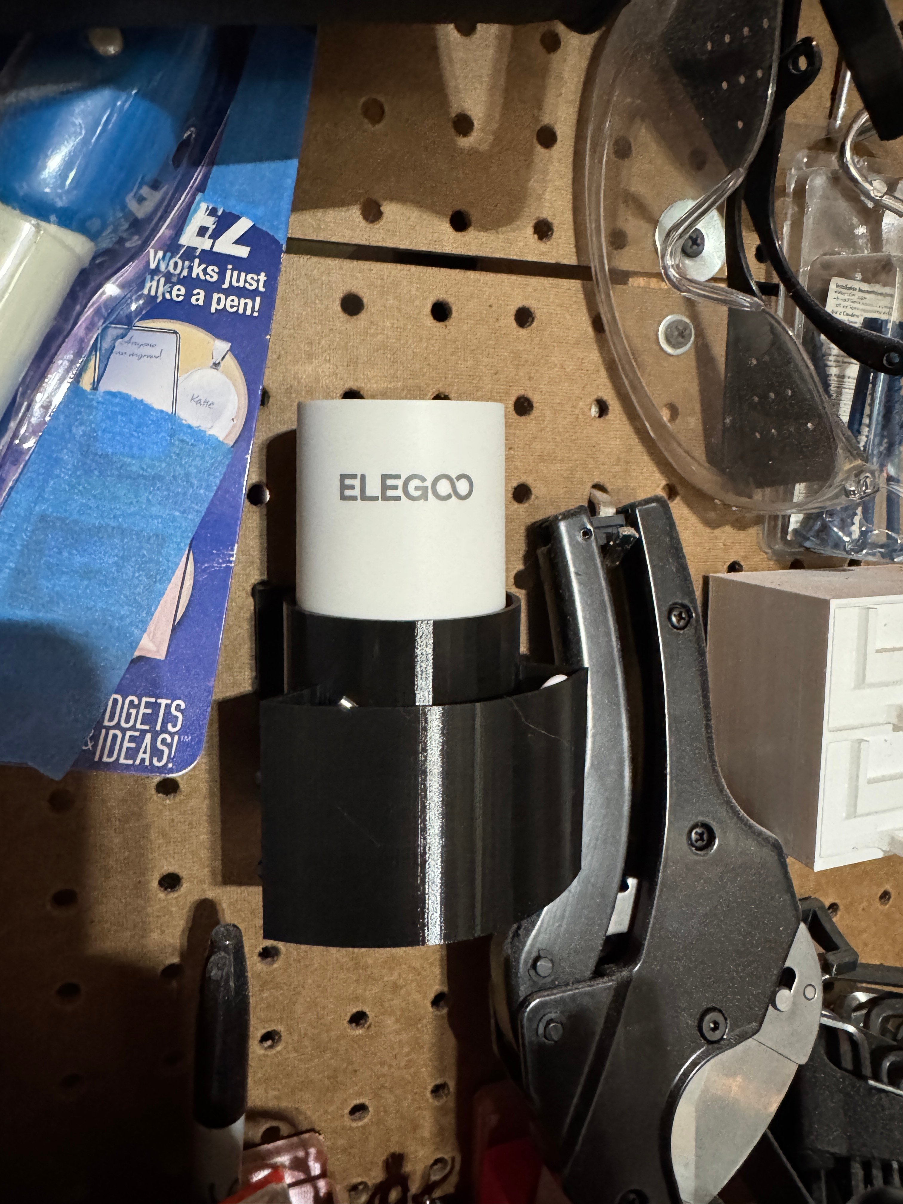 Elegoo Rechargeable Vacuum Pump Pegboard Wall Mount