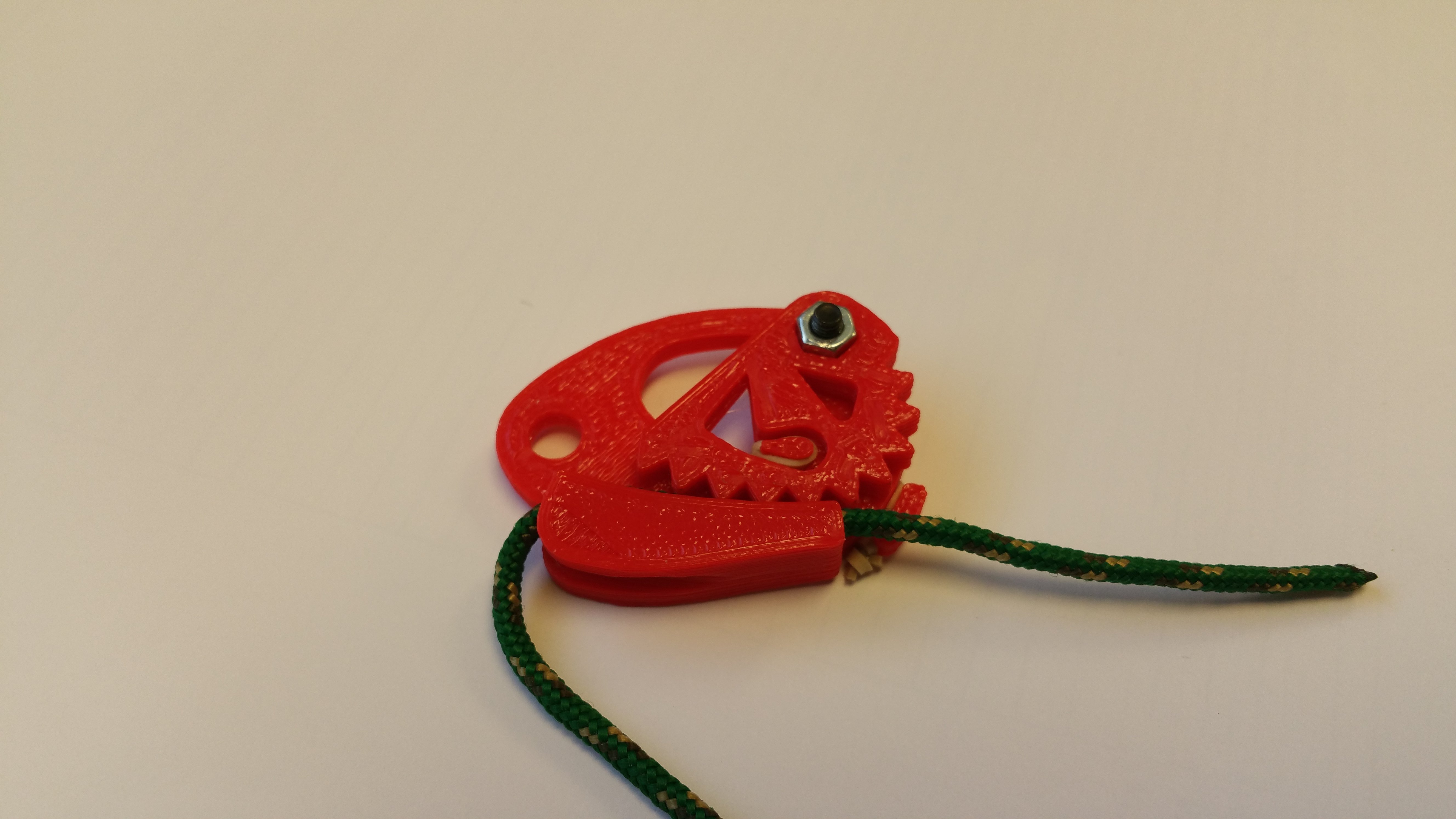 paracord tensioner