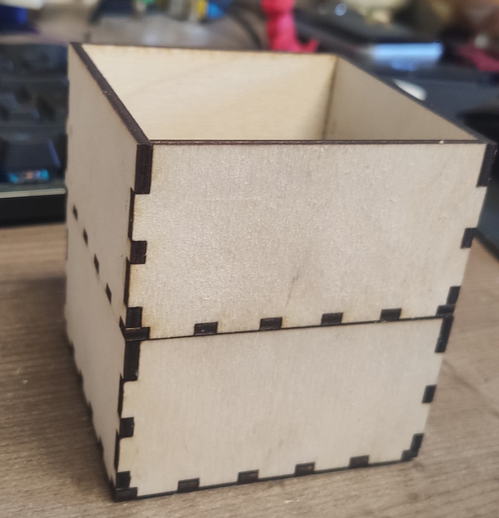Box 3mm plywood - 8x8x4 cm 