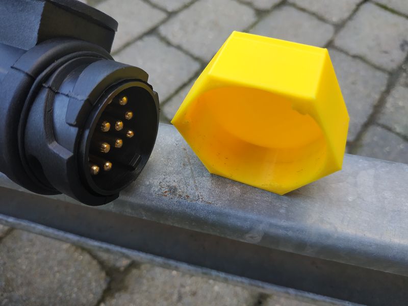 13-pin trailer connector protective cap