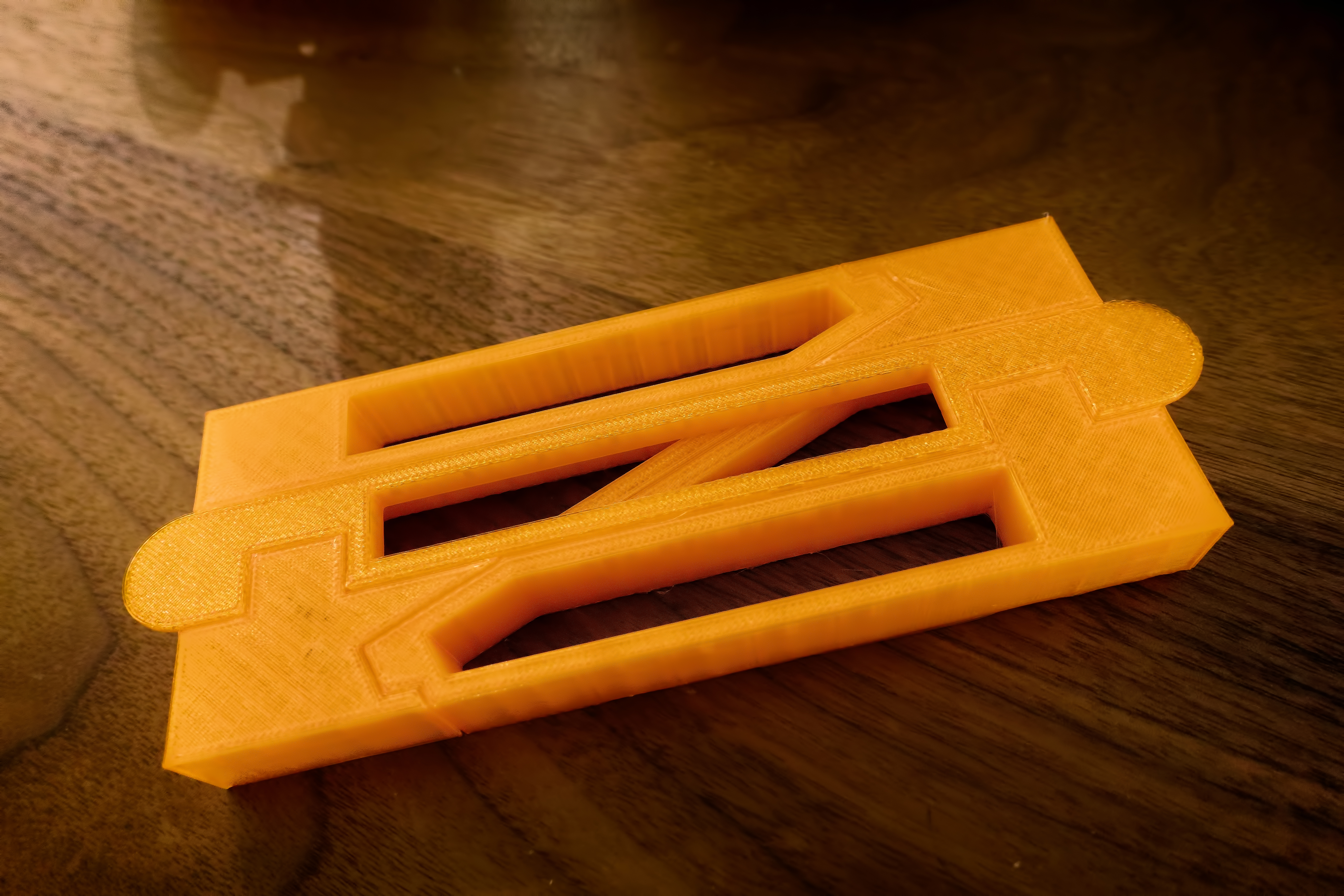 Compact tablet stand