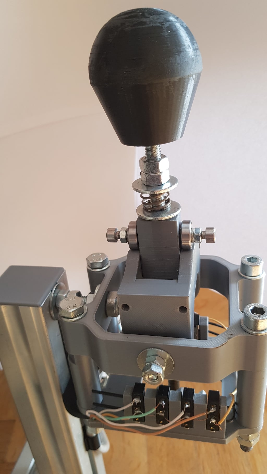 H pattern sim shifter - 6 Speeds + Reverse
