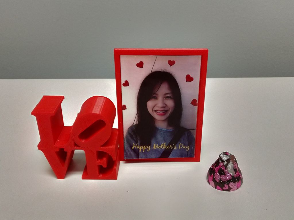 LOVE Sculpture Photo Frame
